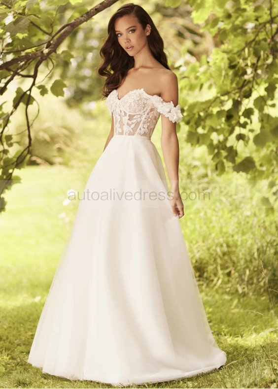 Sweetheart Neck Ivory Lace Tulle Structured Wedding Dress